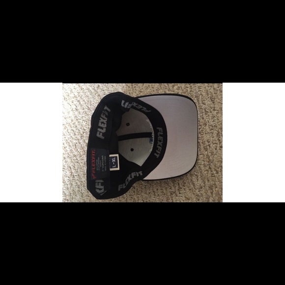 New PocketWizard Logo Flex Fit Cap - Picture 2 of 3